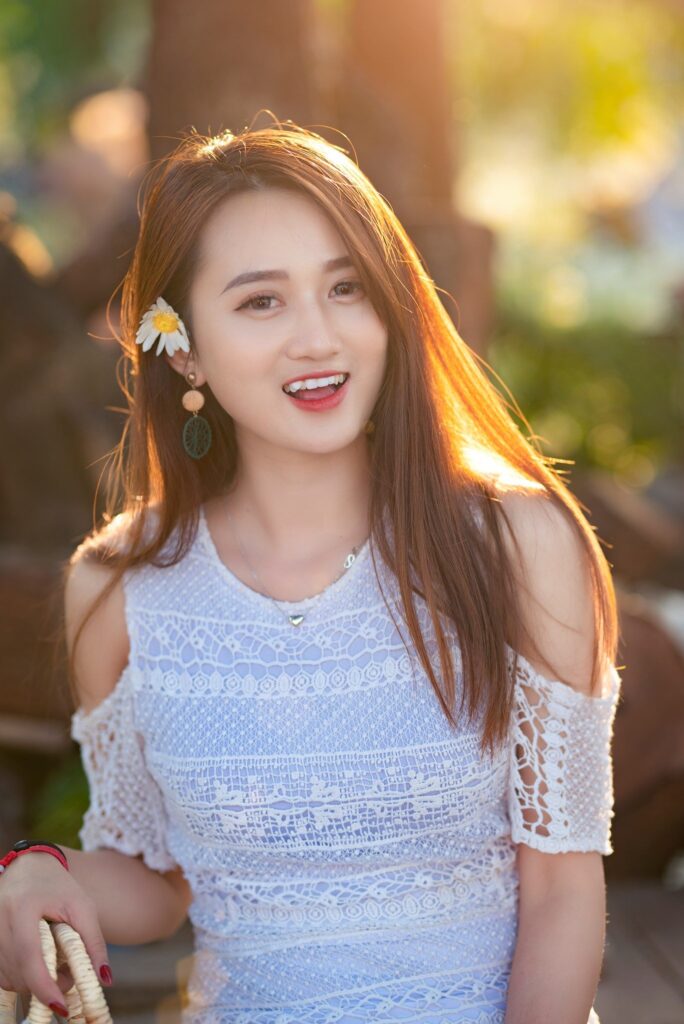 Hinh Anh Con Gai Buon Vẻ Đẹp Quyến Rũ Và Phong Cách Tự Tin Từ Xứ Sở Cờ Hoa